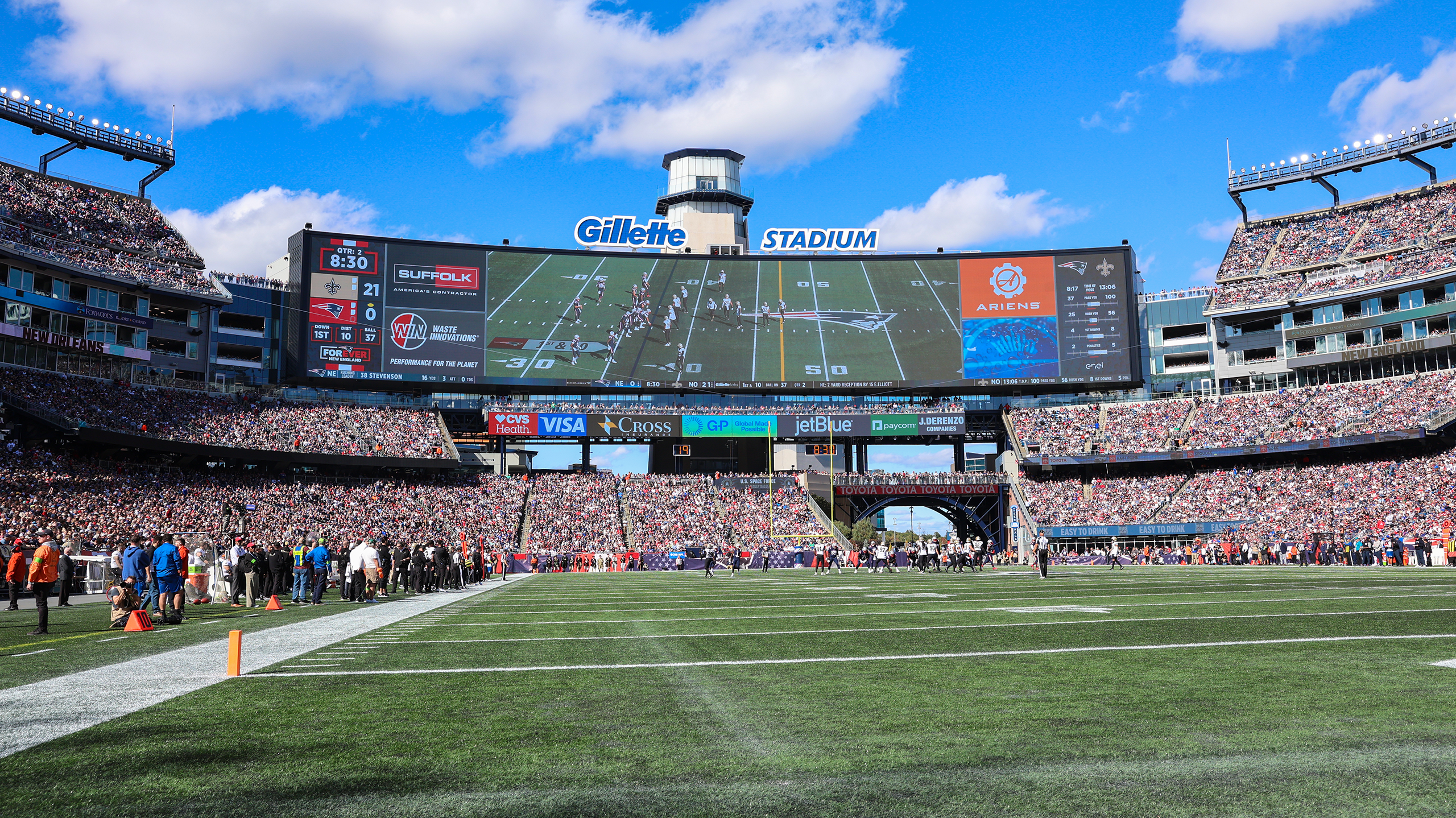 Football field of the Gillette Stadium on game day.